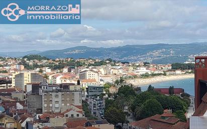 Vista exterior de Pis en venda en Cangas  amb Calefacció, Parquet i Terrassa