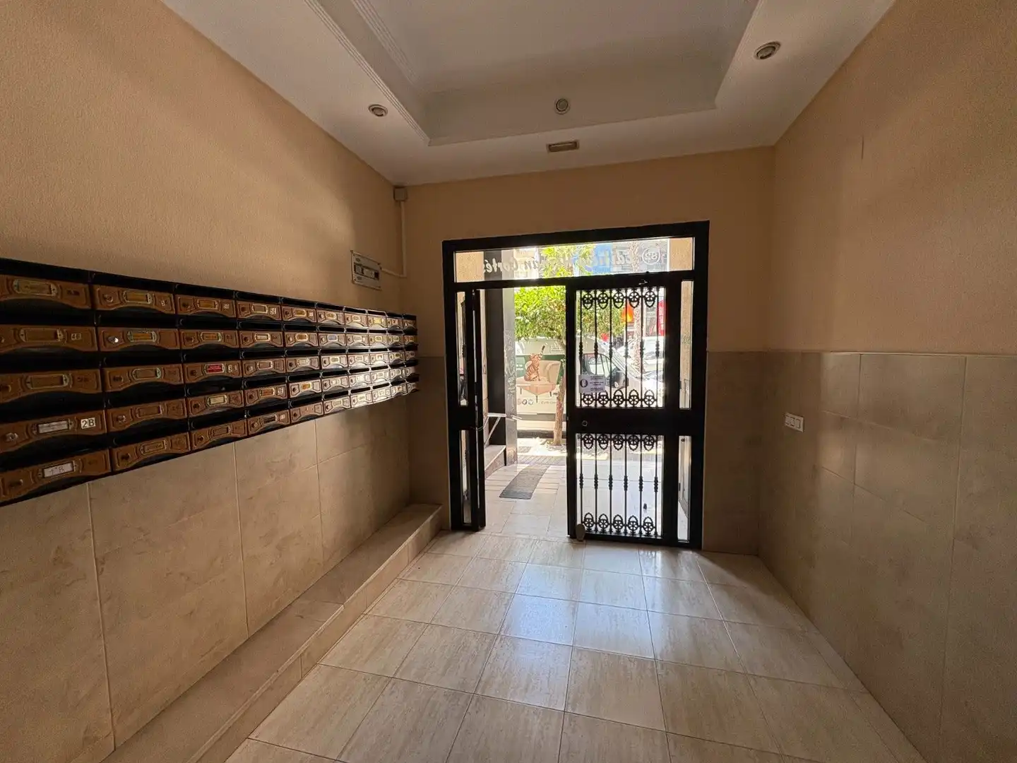 Apartamento con terraza en venta en Avenida de las Cortes Valencianas 3, imagen 22