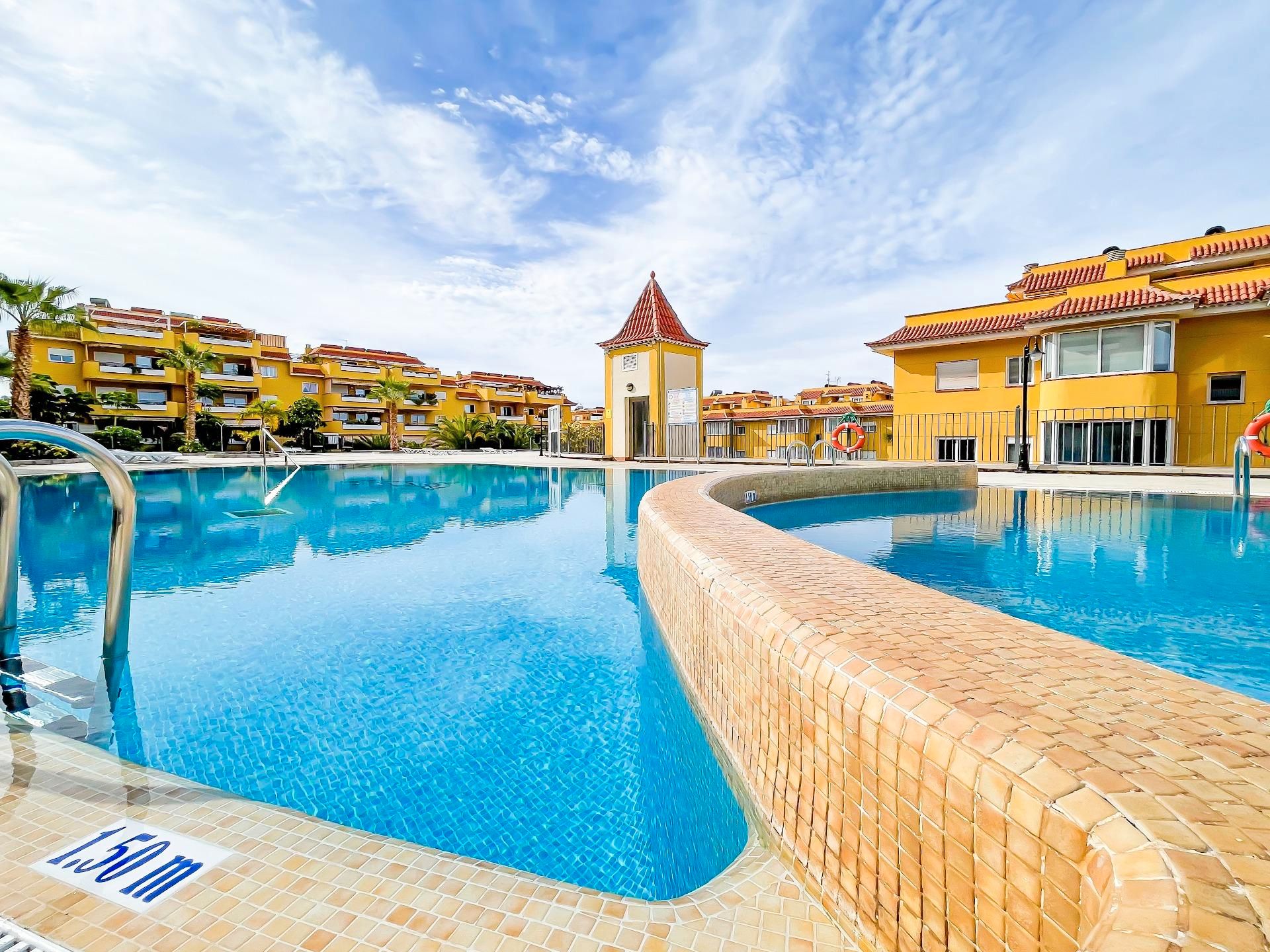 Schwimmbecken von Wohnungen zum Verkauf in Santiago del Teide mit Privatgarten, Terrasse und Abstellraum