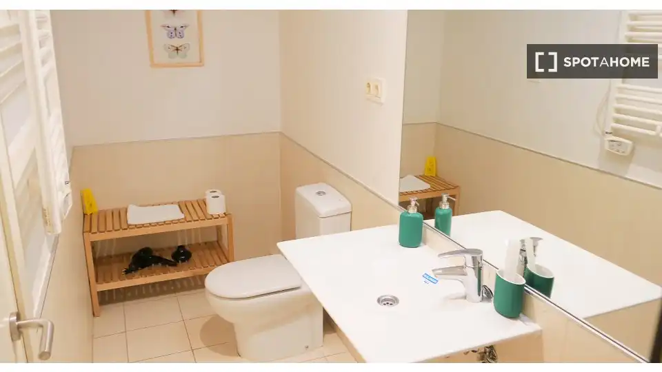 Room in Virgen del Cortijo - Manoteras