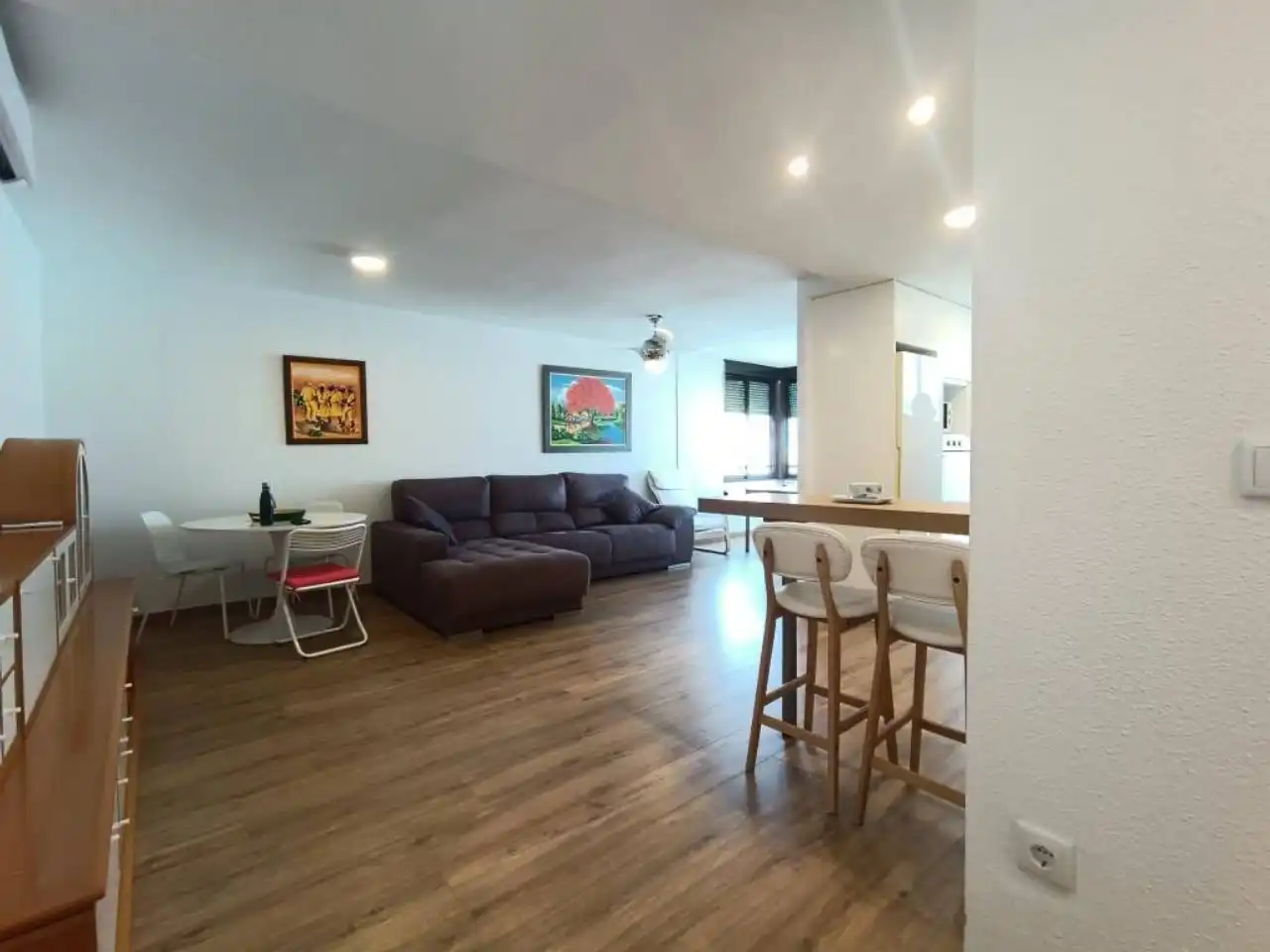 Sala d'estar de Apartament de lloguer en El Campello amb Aire condicionat, Terrassa i Moblat