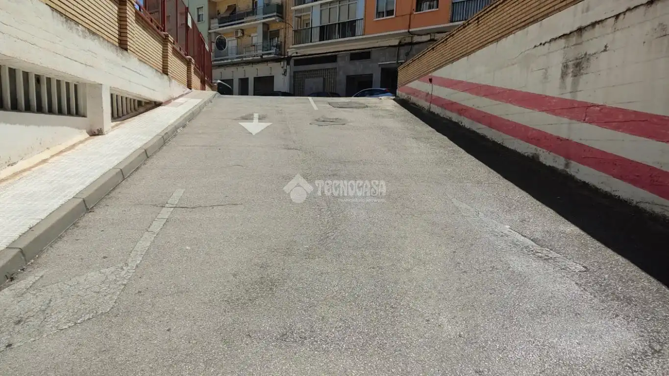 Aparcament de Pis en venda en Zaragoza amb Terrassa