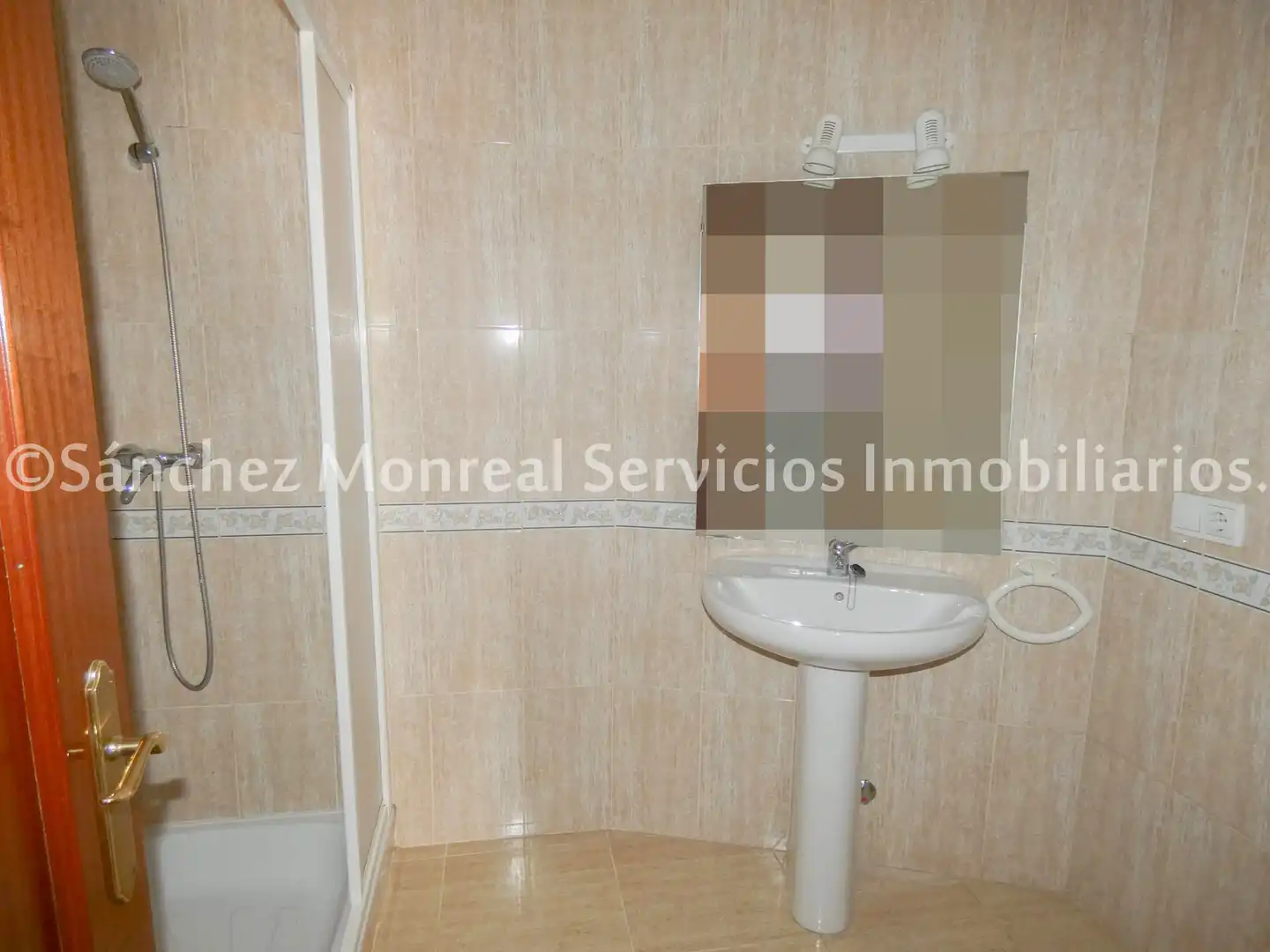 Baño de Piso en venta en Alcázar de San Juan con Calefacción, Horno y Balcón