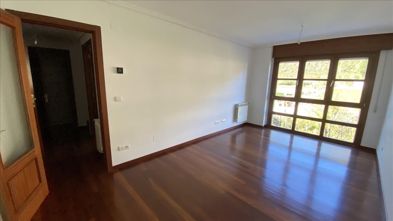 Bedroom of Apartment for sale in Potes  with Heating and Parquet flooring