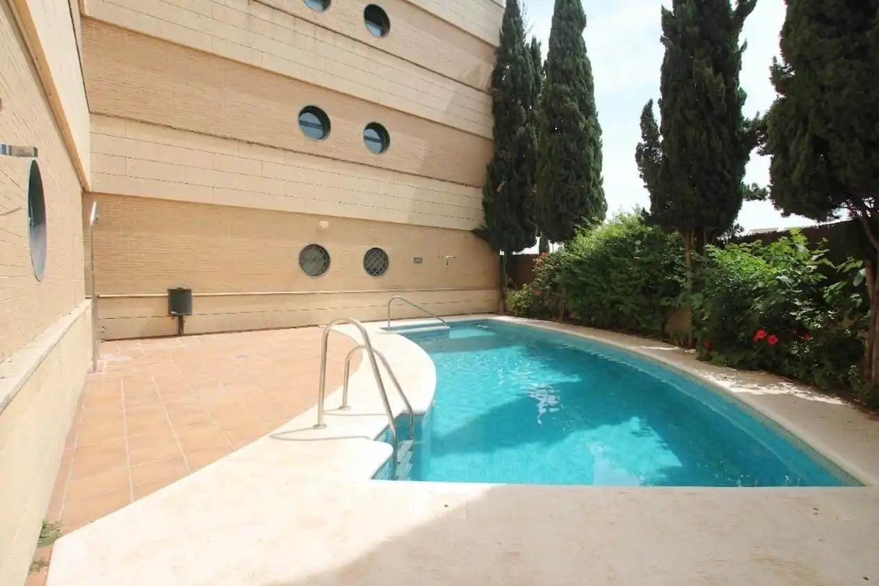 Schwimmbecken von Wohnung zum Verkauf in Jerez de la Frontera mit Klimaanlage, Heizung und Parkett
