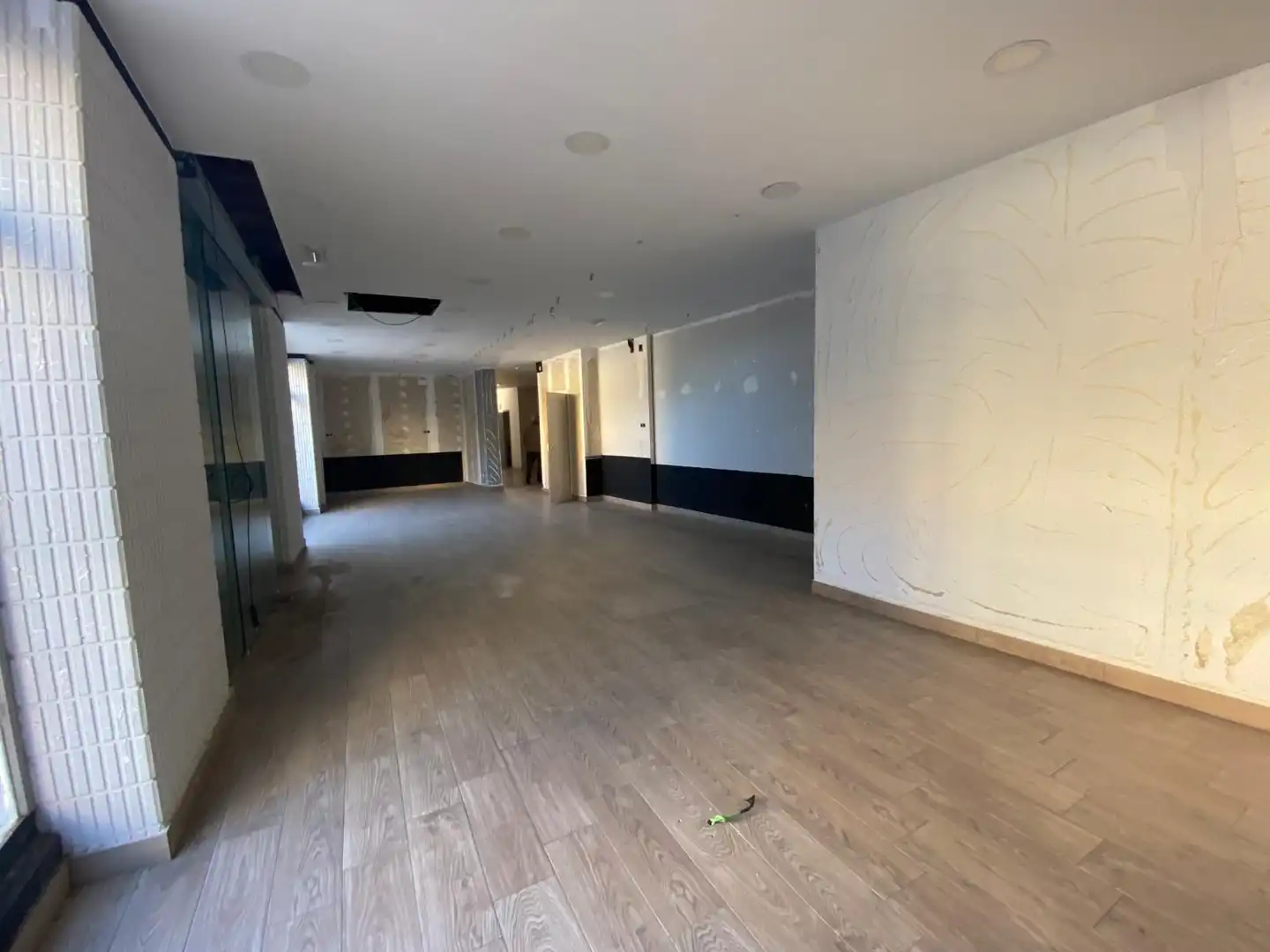 Local comercial en venta en Carrer Nogueres 1, imagen 17