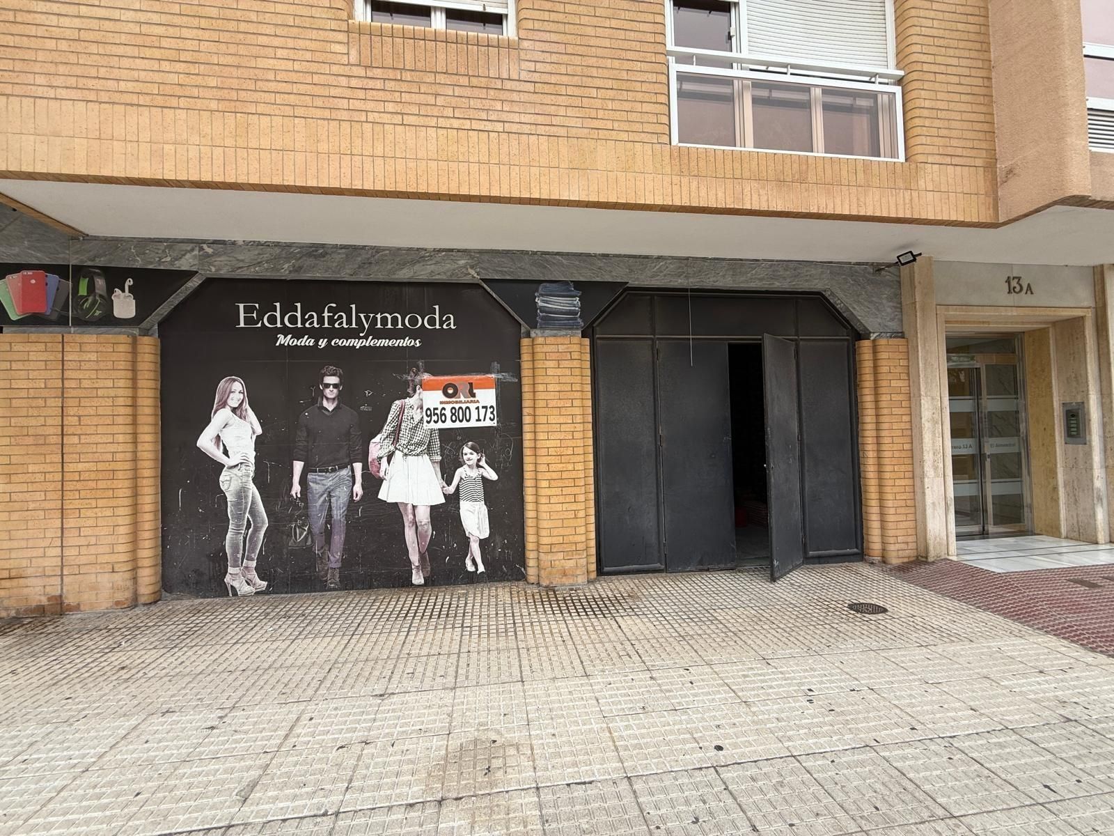 Premises to rent in San Fernando  with Air Conditioner