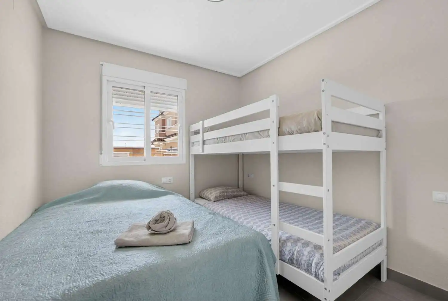Habitación de Casa adosada en venta en Orihuela con Aire acondicionado, Calefacción y Terraza