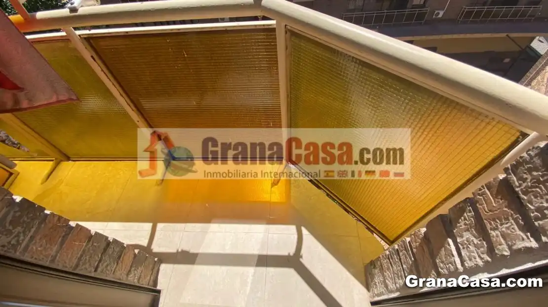Vista exterior de Pis de lloguer en Granada amb Aire condicionat, Calefacció i Moblat
