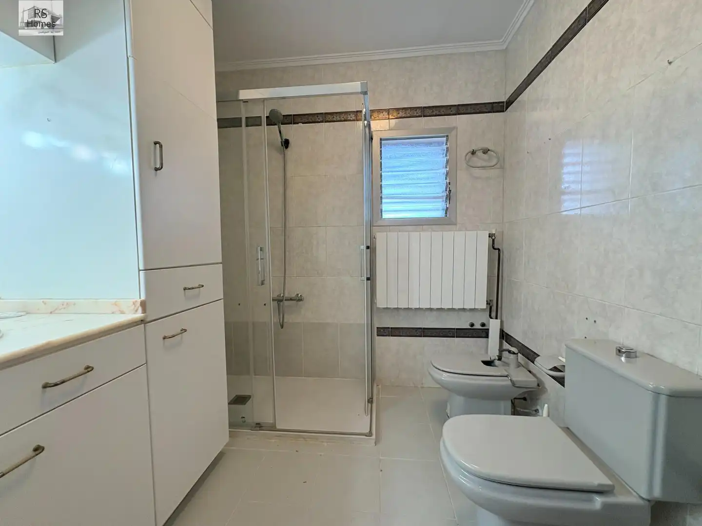 Baño de Casa o chalet de alquiler en L'Eliana con Aire acondicionado, Calefacción y Jardín privado