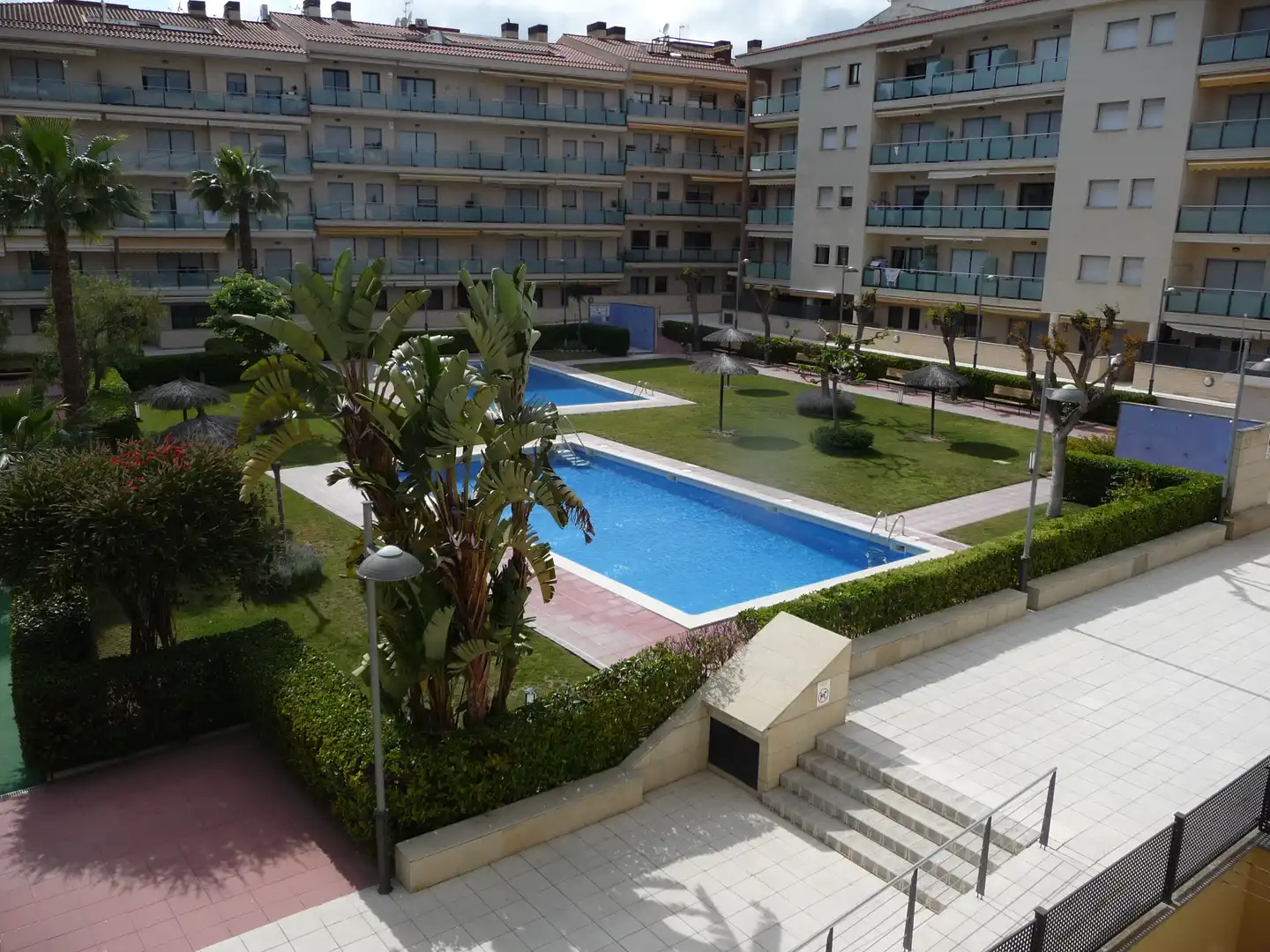 Schwimmbecken von Wohnungen zum Verkauf in Lloret de Mar mit Klimaanlage, Heizung und Terrasse