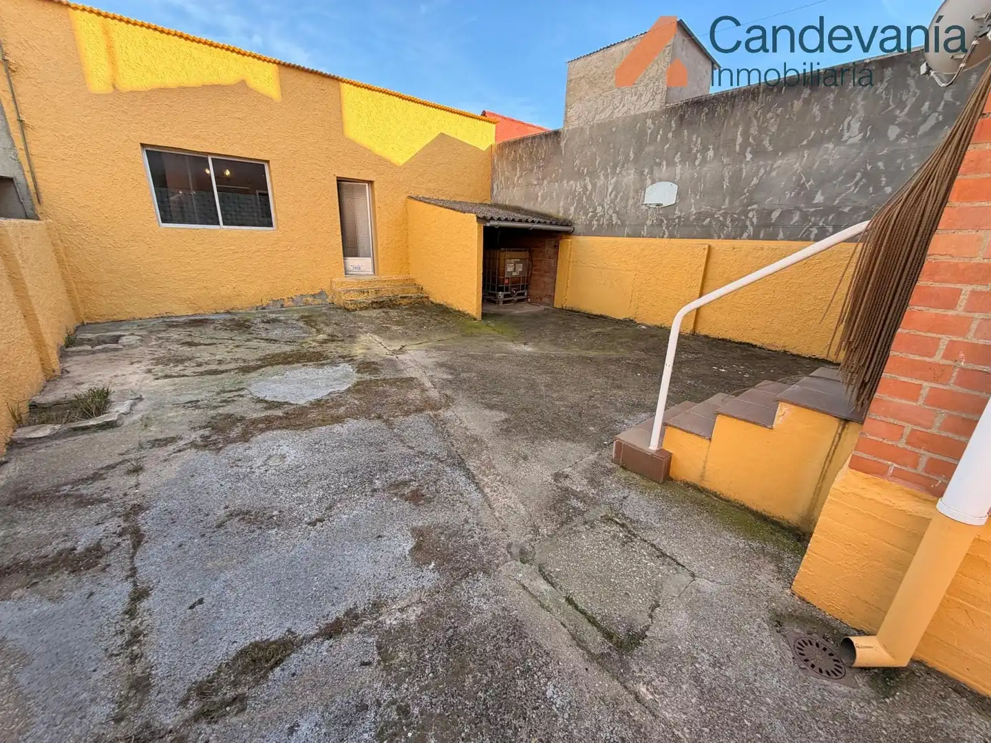 Vista exterior de Casa adosada en venta en Gurrea de Gállego con Calefacción, Trastero y Horno