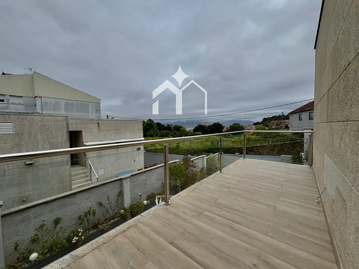 Terrassa de Casa o xalet en venda en Cangas  amb Calefacció, Parquet i Terrassa