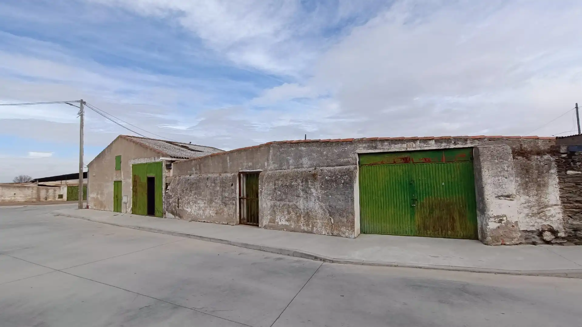 Vista exterior de Nave industrial en venta en Arapiles, Salamanca