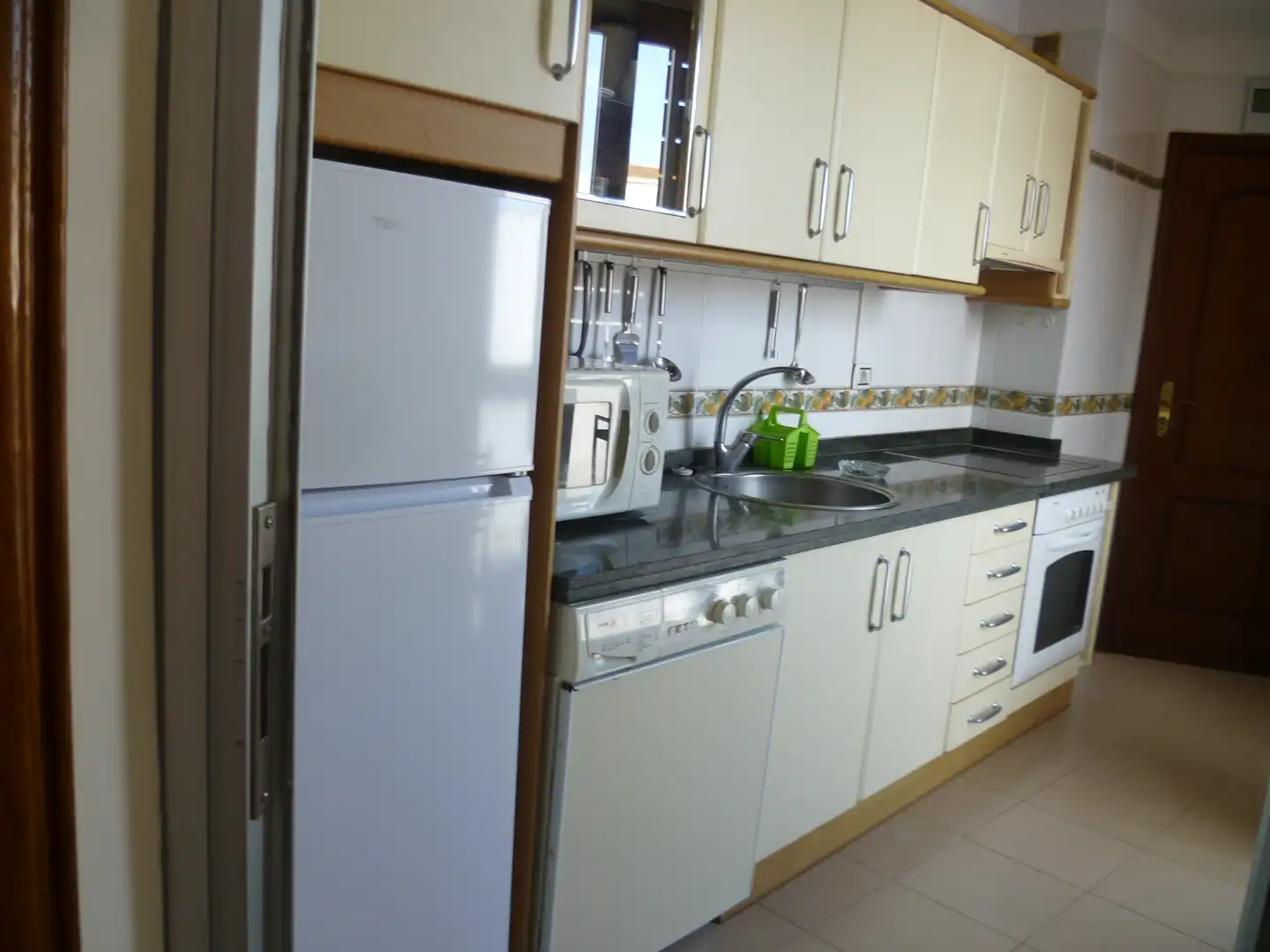 Cocina de Piso de alquiler en San Cristóbal de la Laguna con Amueblado, Horno y Lavadora