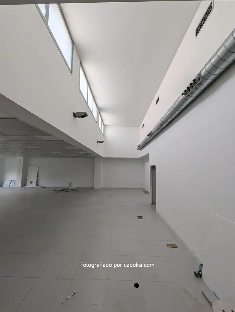Büro zur Miete in Barcelona mit Klimaanlage, Heizung und Abstellraum
