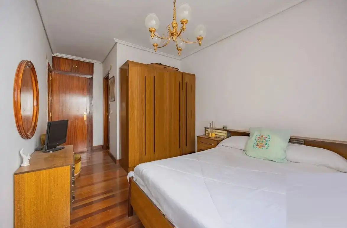 Bedroom of Flat for sale in Bilbao   with Heating and Balcony