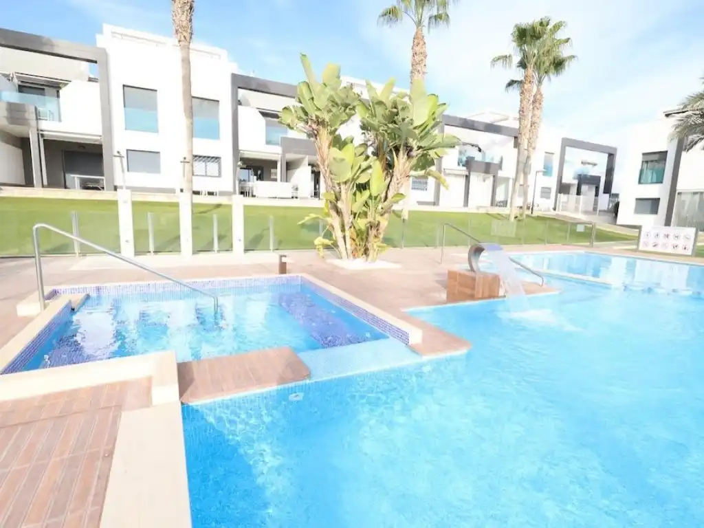 Swimming pool of Houses for sale in Orihuela  with Air Conditioner, Heating and Furnished