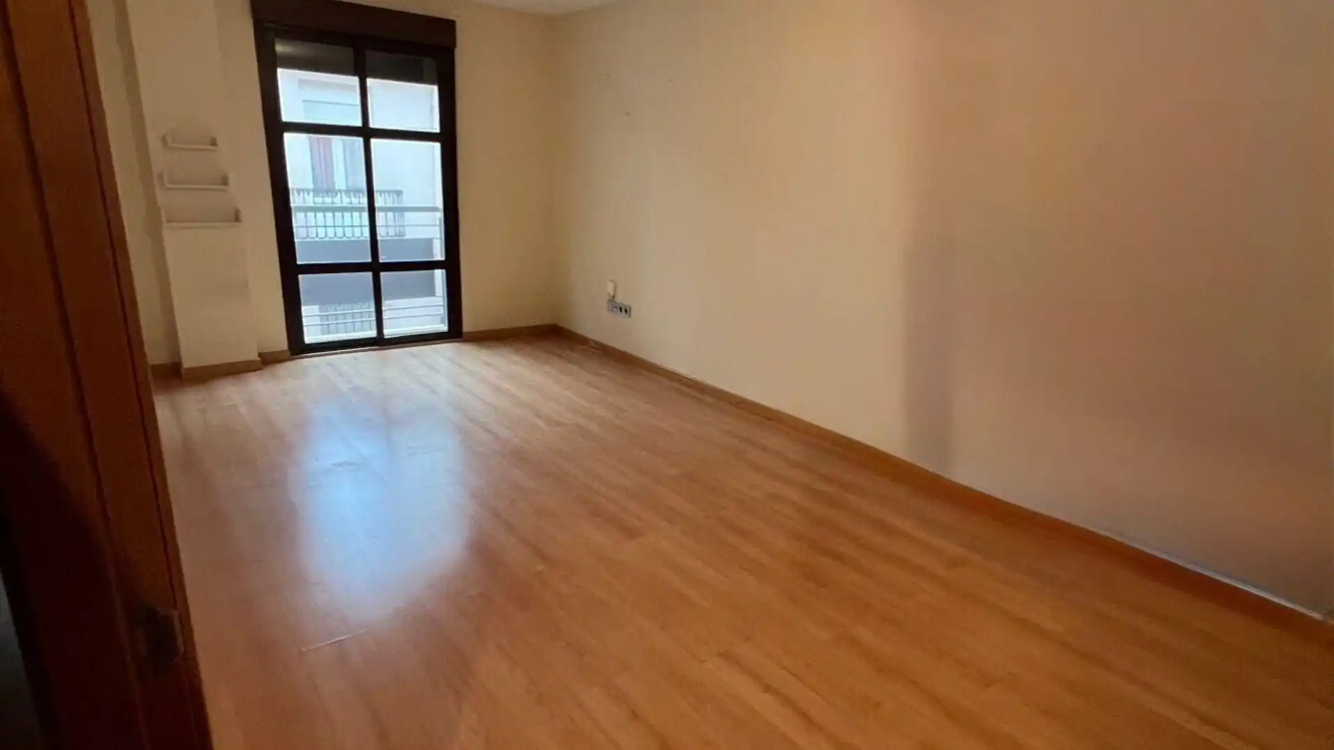 Habitación de Piso en venta en Linares con Aire acondicionado y Balcón