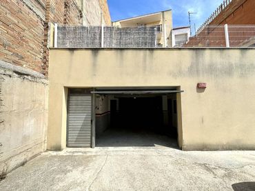 Local comercial en venta en Calle PIRINEUS