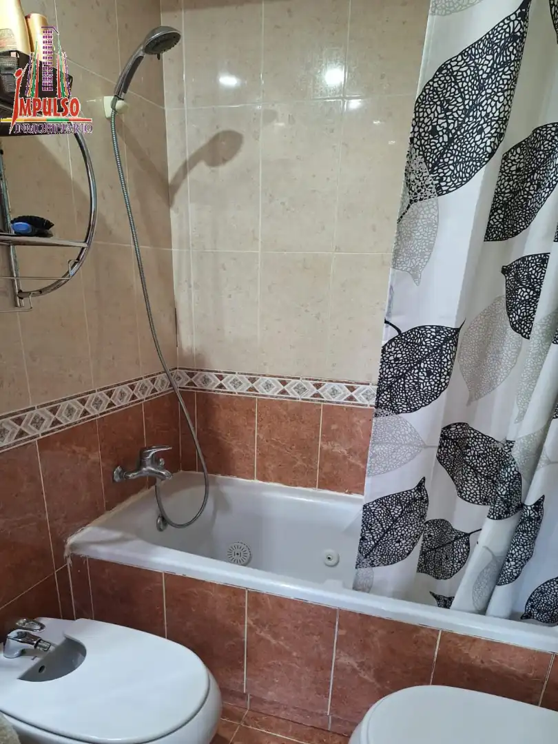 Baño de Piso en venta en Albacete con Calefacción, Trastero y Balcón