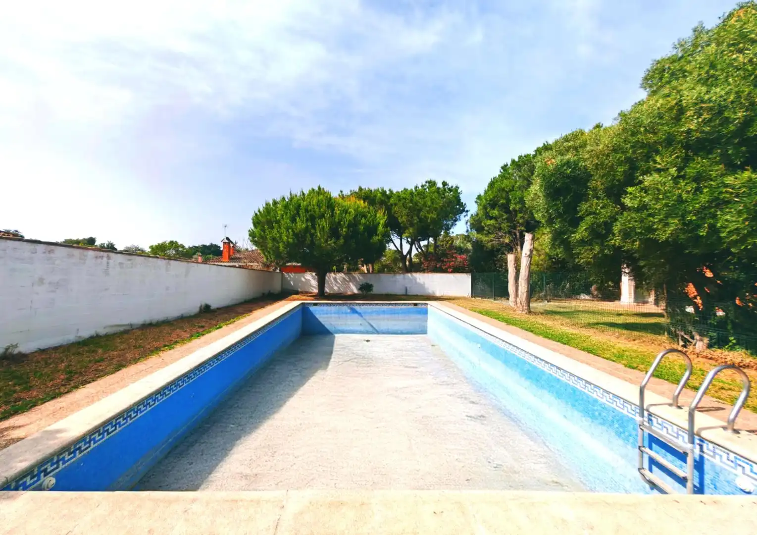 Piscina de Casa o xalet en venda en Chiclana de la Frontera amb Aire condicionat, Traster i Piscina
