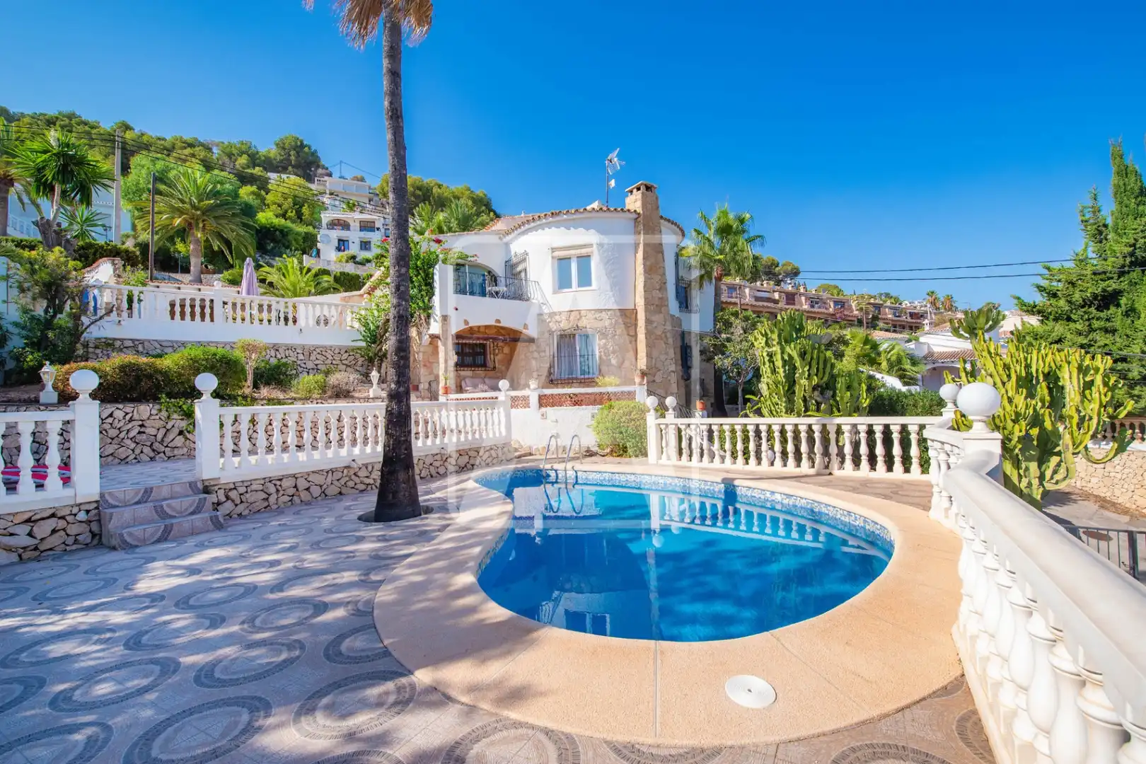 Detached house with pool for sale in Pinar del Advocat - Cometa