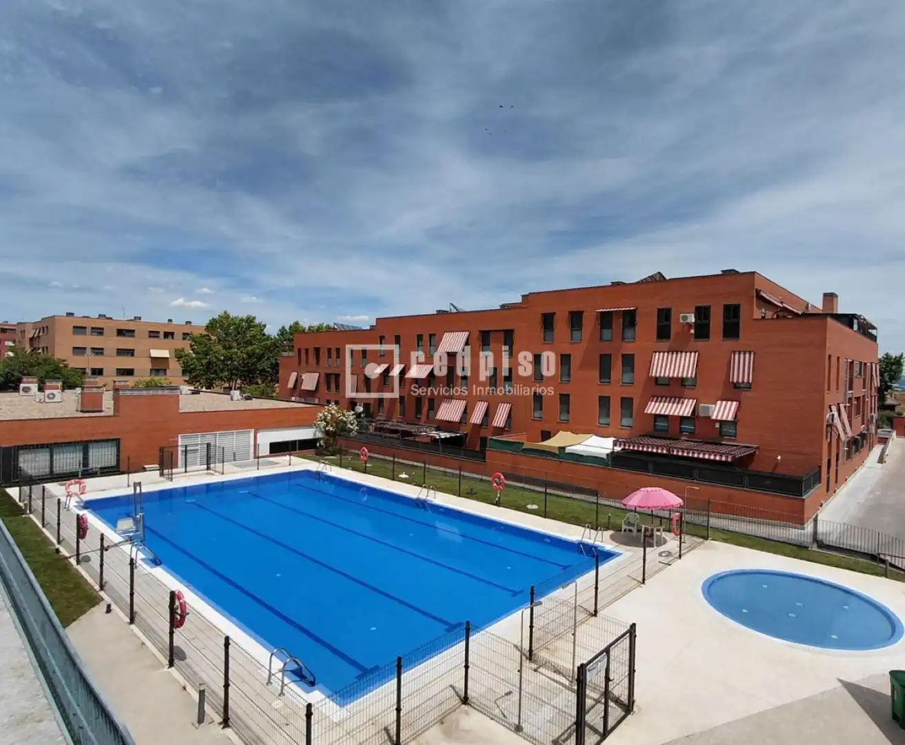 Swimming pool of Flat for sale in Paracuellos de Jarama  with Air Conditioner, Heating and Private garden