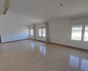 Sala d'estar de Casa o xalet en venda en Castellví de la Marca amb Aire condicionat, Terrassa i Piscina