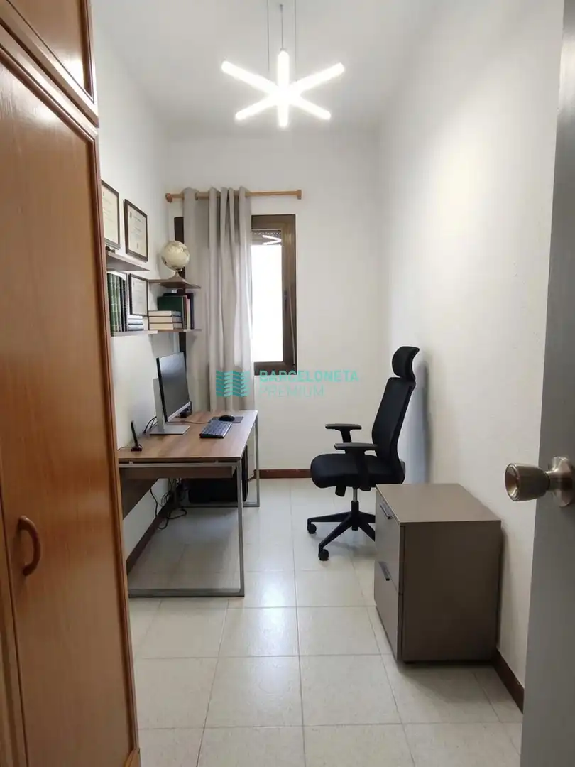 Piso en venta en Barcelona con Calefacción, Terraza y Alarma