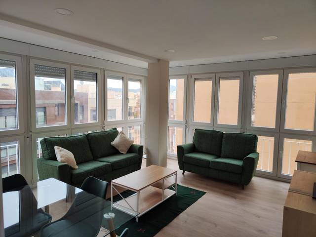 Piso en Alquiler en Calle PAZ, LA en Alameda