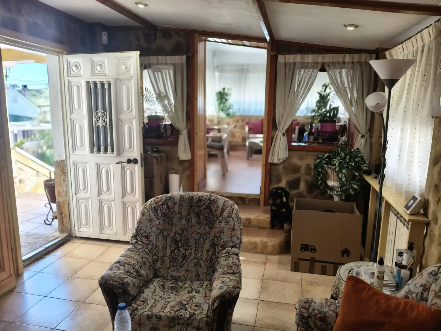 Sala d'estar de Casa o xalet en venda en Casarrubios del Monte amb Aire condicionat, Calefacció i Jardí privat