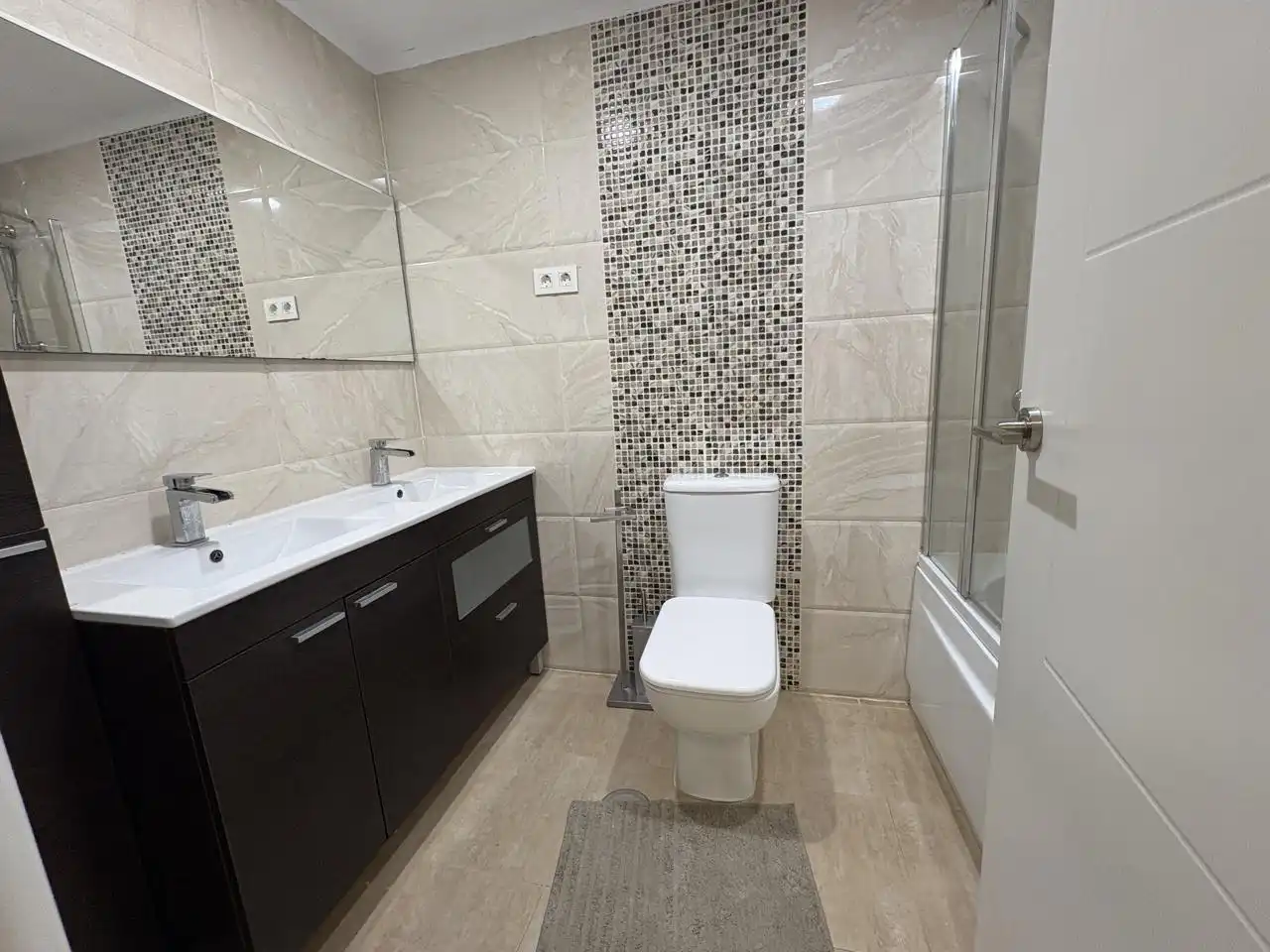 Bathroom of Detached homes for rent in Torrejón de Velasco, Madrid