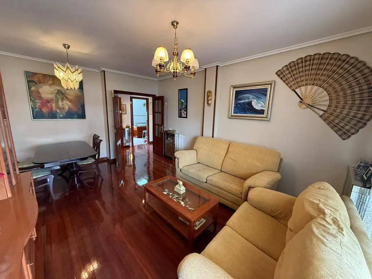 Sala d'estar de Pis en venda en Castro-Urdiales amb Calefacció, Parquet i Terrassa