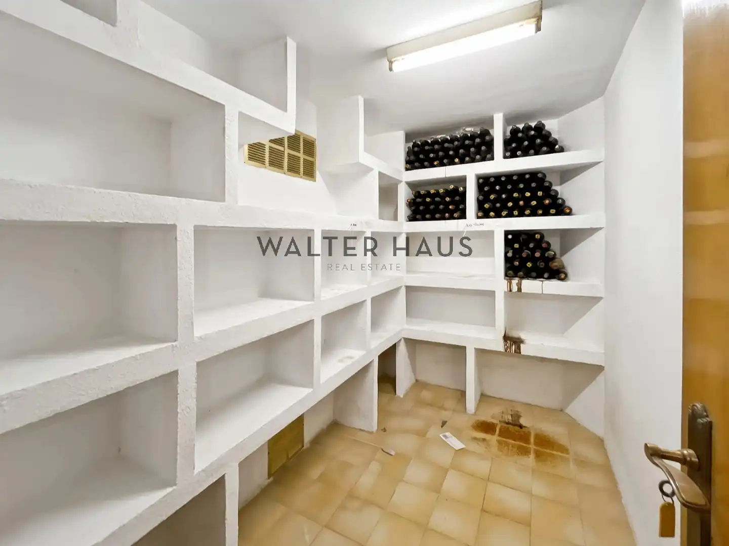 Houses for rent in Carrer d'Àngel Guimerà, L'Eixample