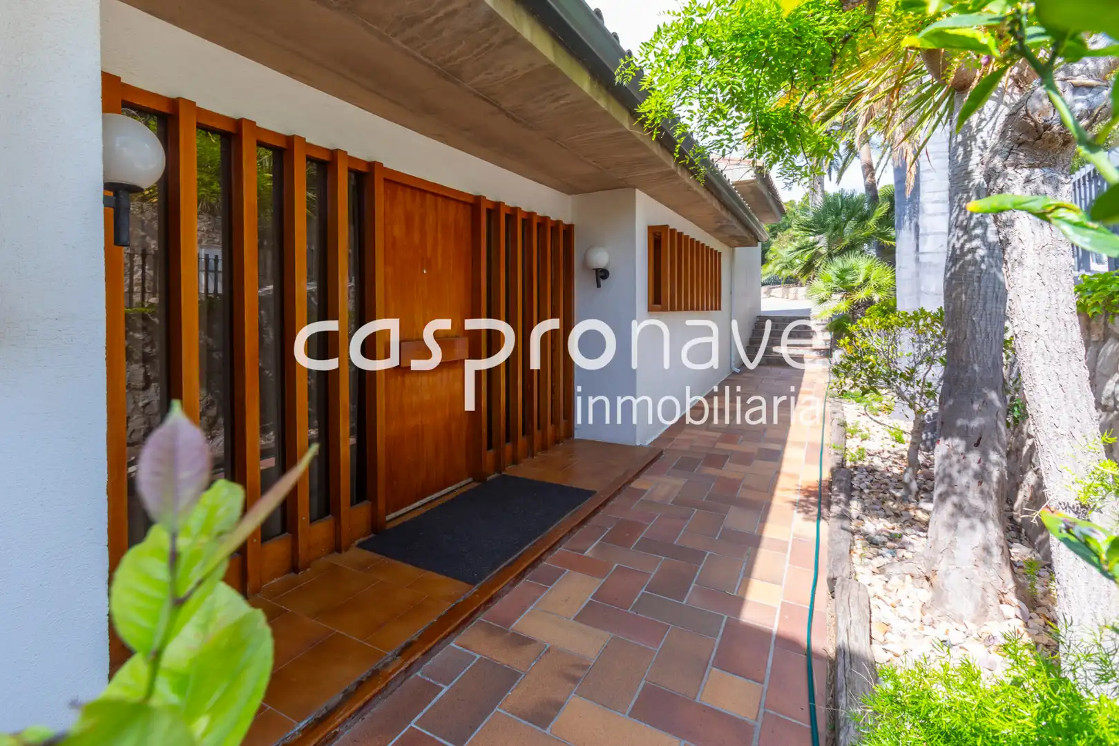 Vista exterior de Casa o xalet en venda en Oropesa del Mar / Orpesa amb Jardí privat, Terrassa i Piscina