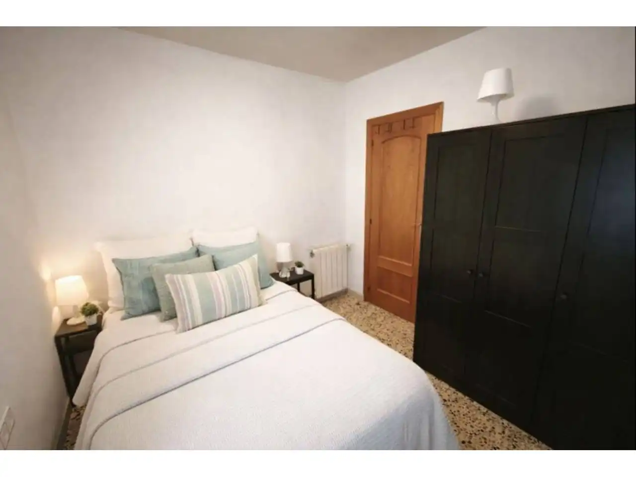 Habitación de Apartamento en venta en Santa Coloma de Gramenet con Aire acondicionado y Calefacción