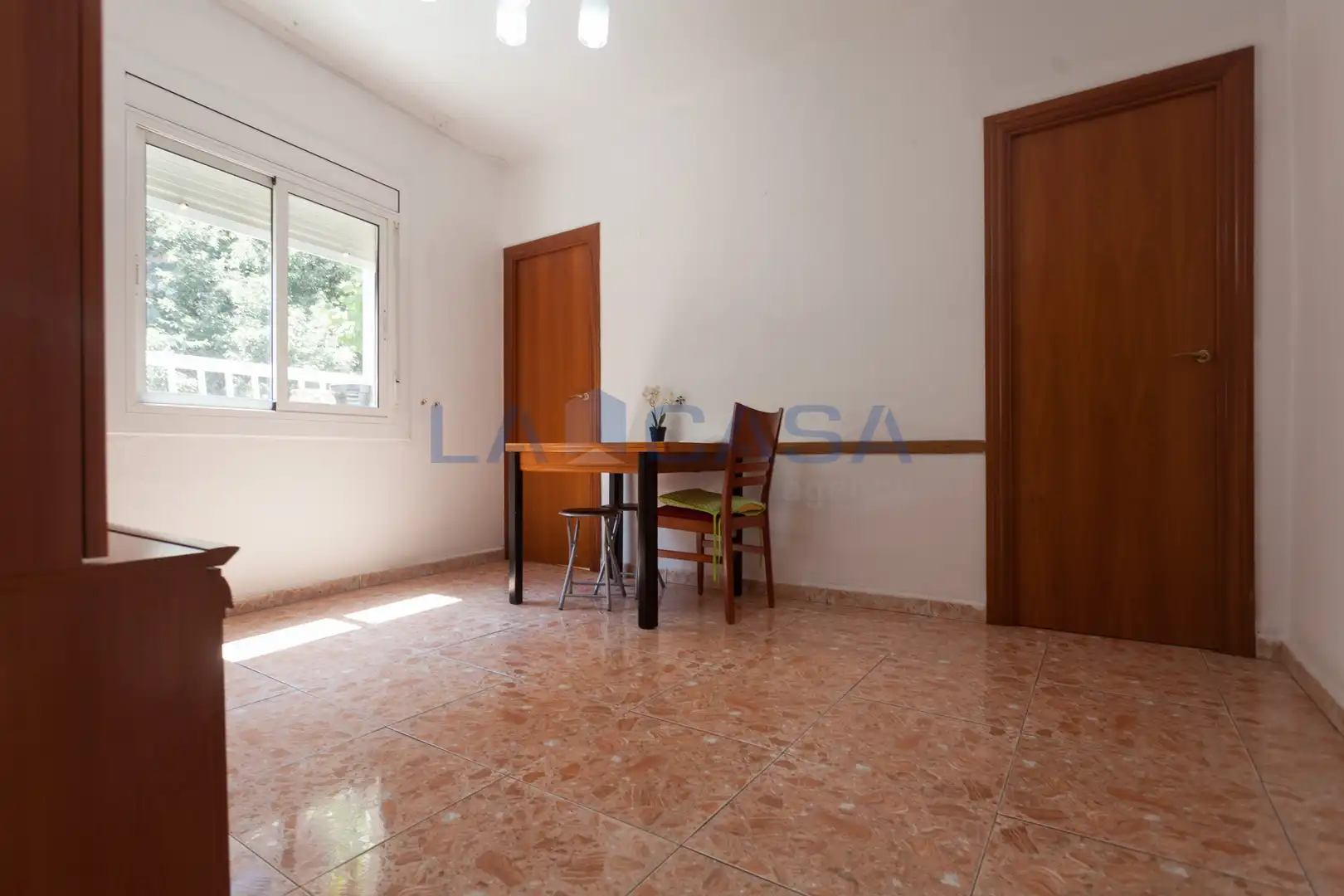 Sala d'estar de Pis en venda en L'Hospitalet de Llobregat amb Calefacció i Traster