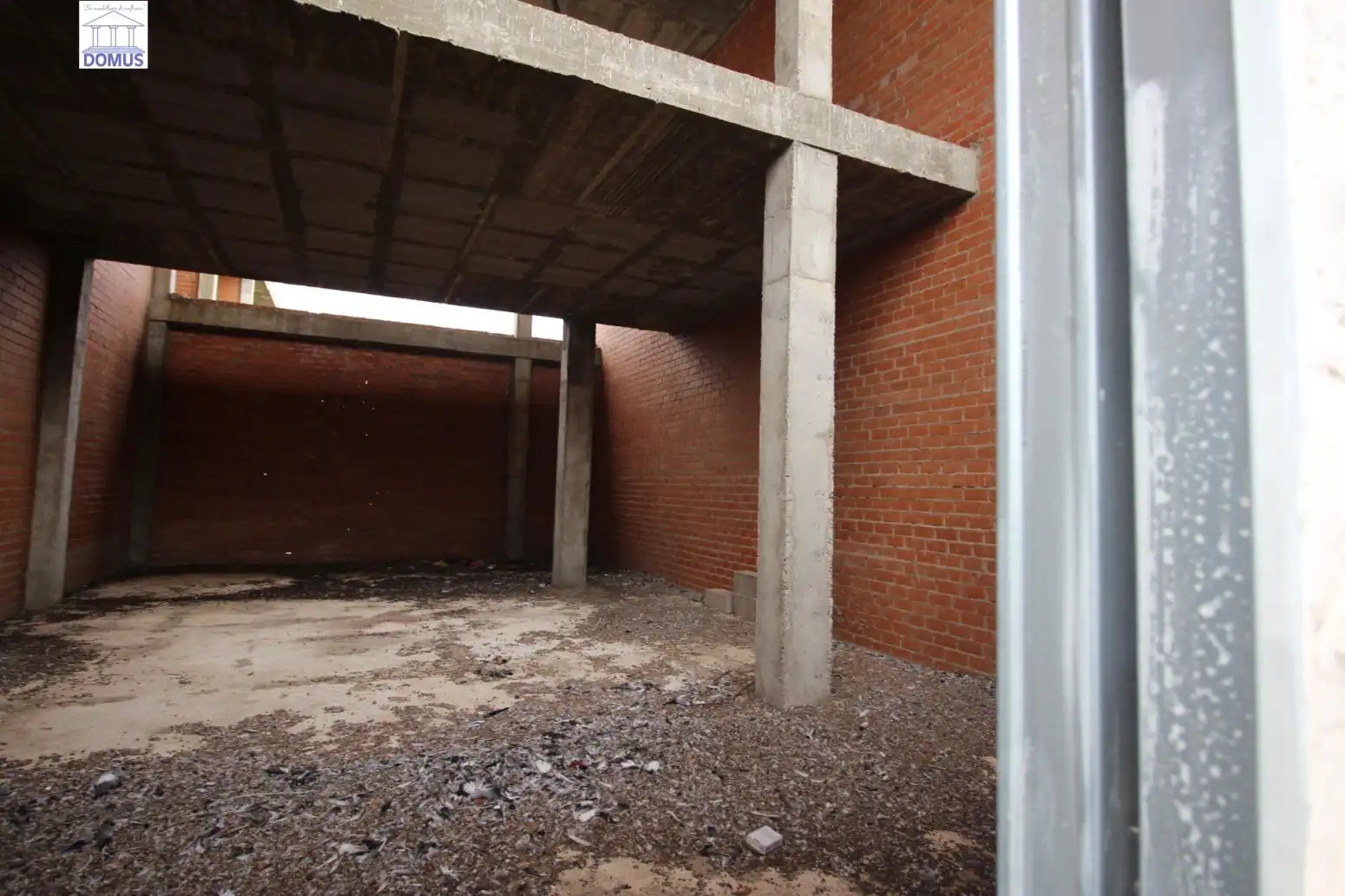 Commercial properties for sale in Valdelacalzada