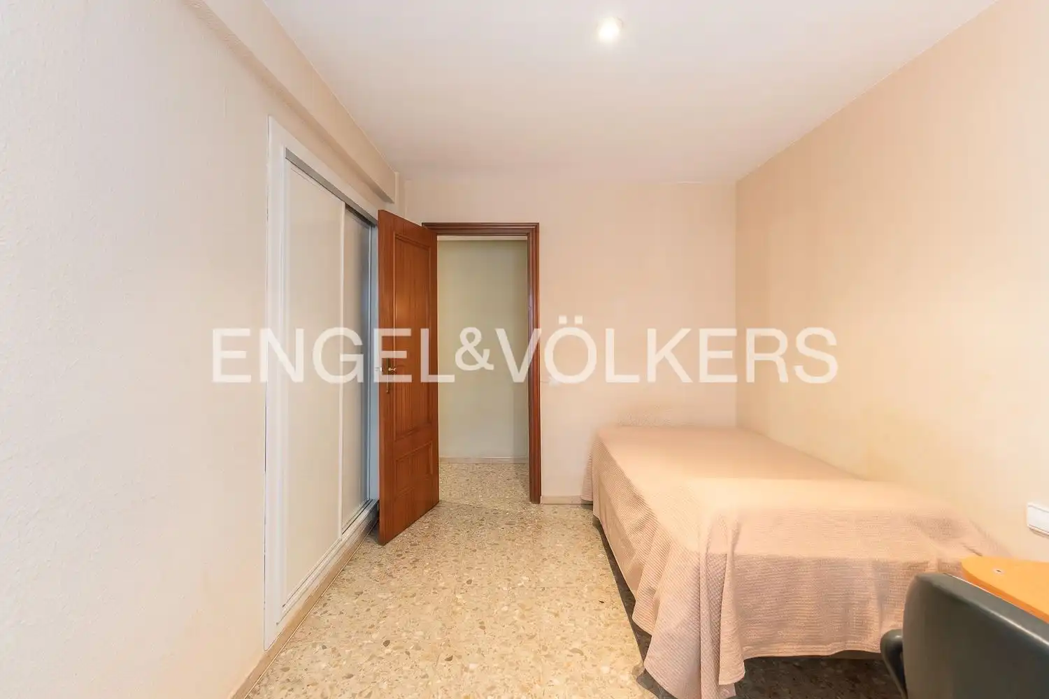 Piso en venta en Valencia con Calefacción y Terraza