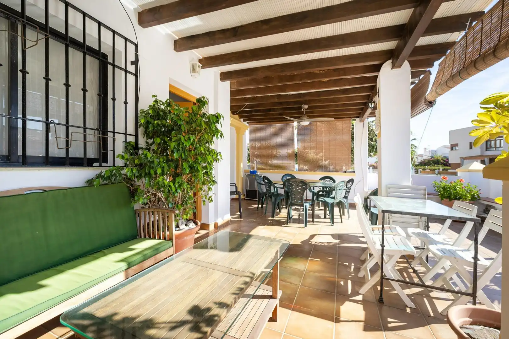 Terrasse von Einfamilien-Reihenhaus zum Verkauf in Motril mit Klimaanlage, Möbliert und Balkon