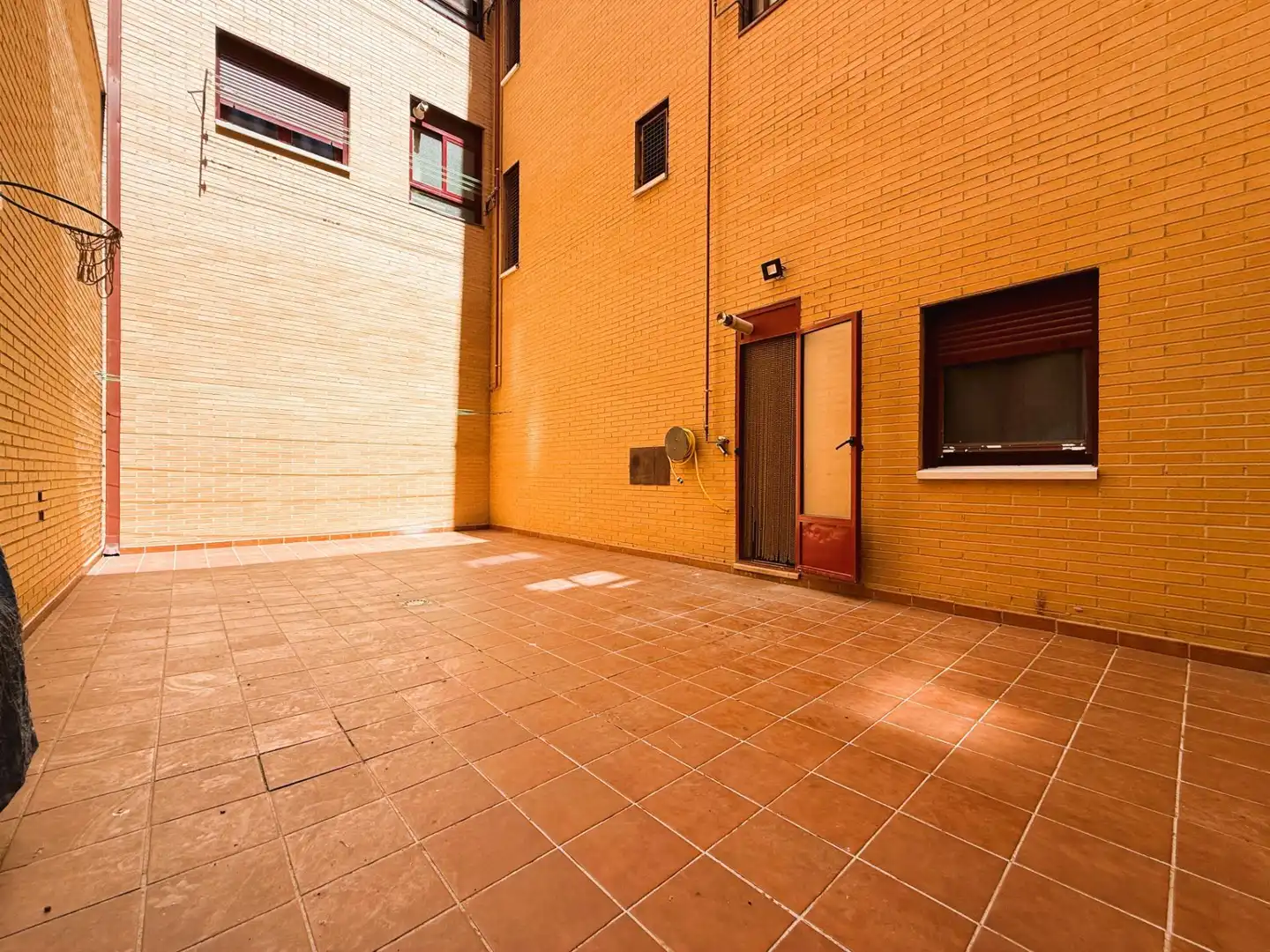 Außenansicht von Wohnung zum Verkauf in Arganda del Rey mit Klimaanlage, Heizung und Parkett
