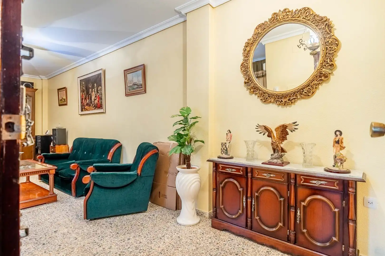 Sala de estar de Piso en venta en  Sevilla Capital con Trastero