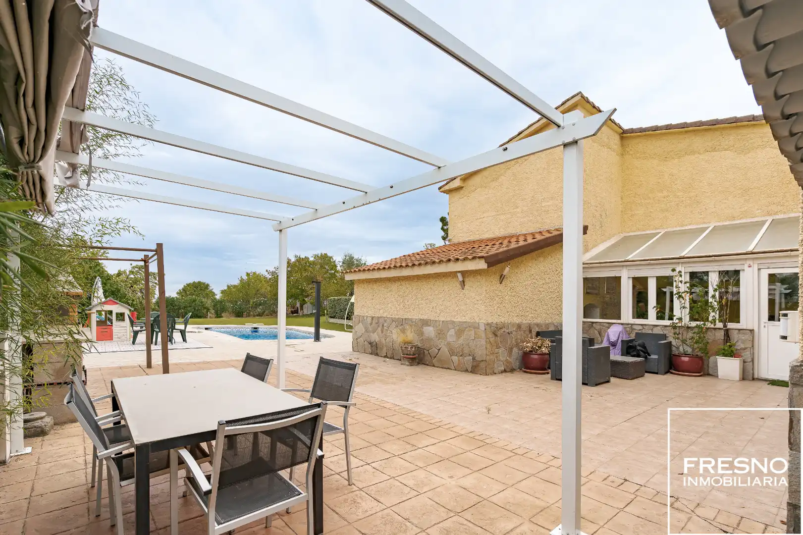 Terrassa de Casa o xalet en venda en Paracuellos de Jarama amb Aire condicionat, Calefacció i Jardí privat