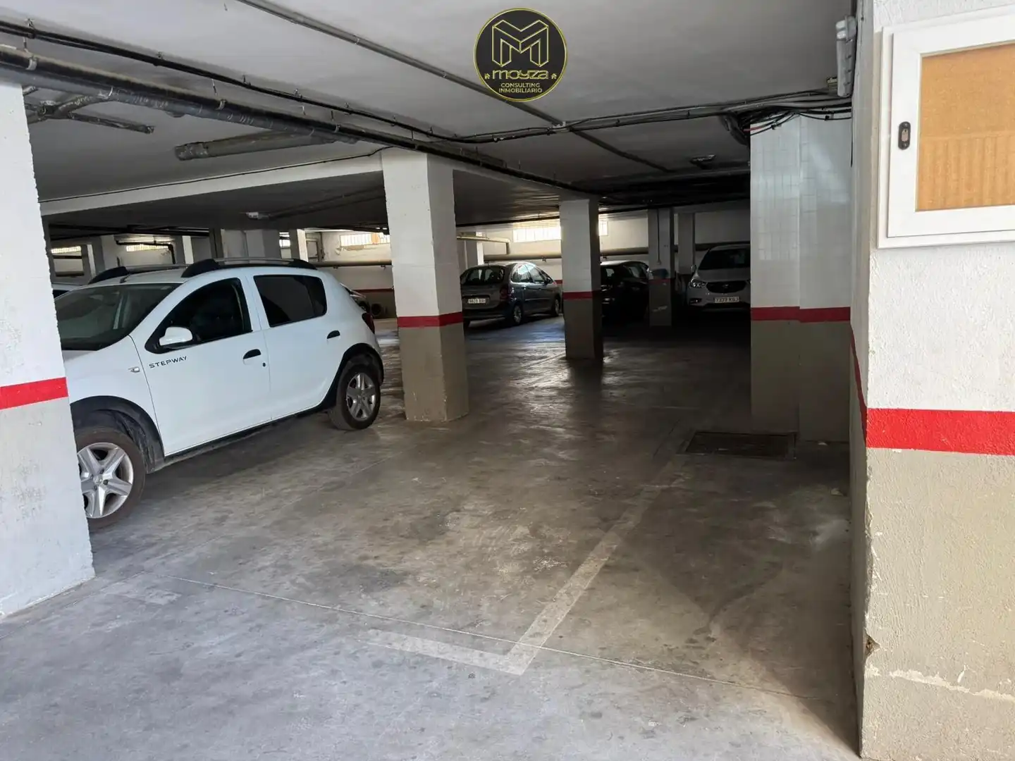 Parking de Planta baja en venta en Linares con Aire acondicionado, Terraza y Amueblado
