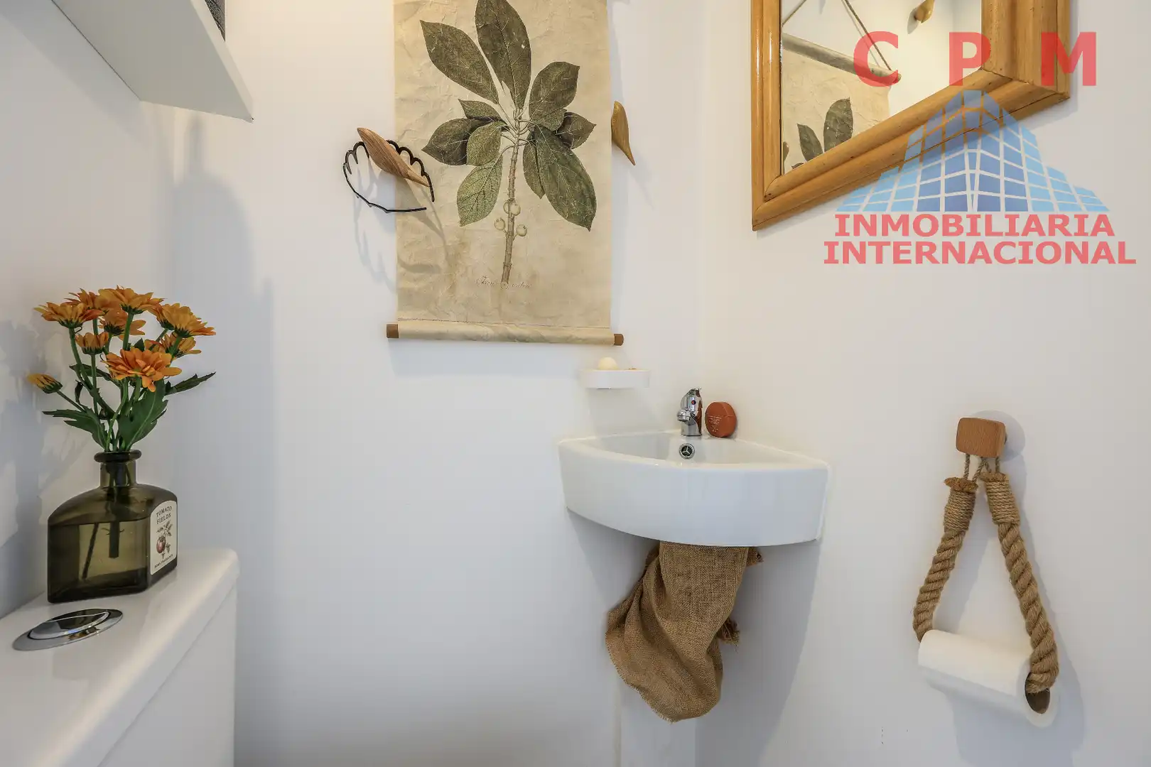 Baño de Casa adosada de alquiler en La Moraleja con Aire acondicionado, Calefacción y Jardín privado