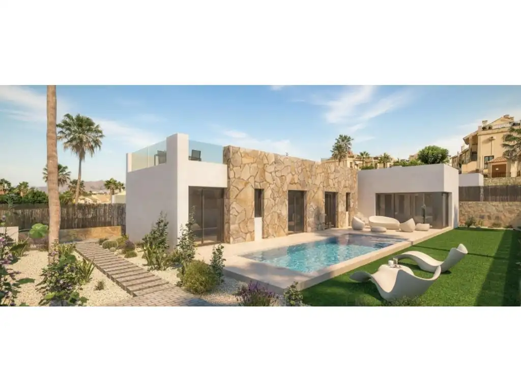 Casa con piscina en venta en Algorfa