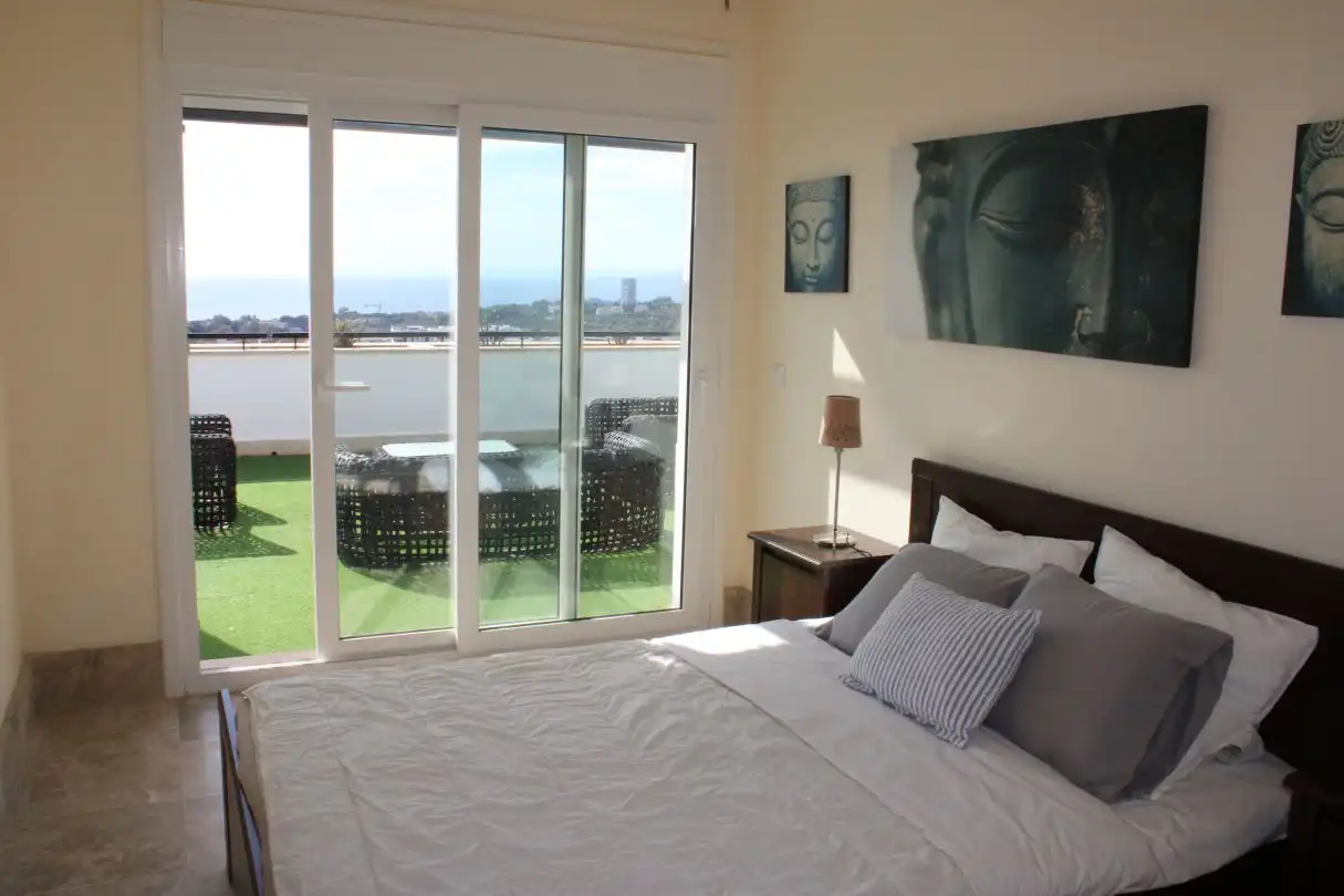 Habitación de Casa adosada de alquiler en Marbella con Aire acondicionado, Calefacción y Jardín privado