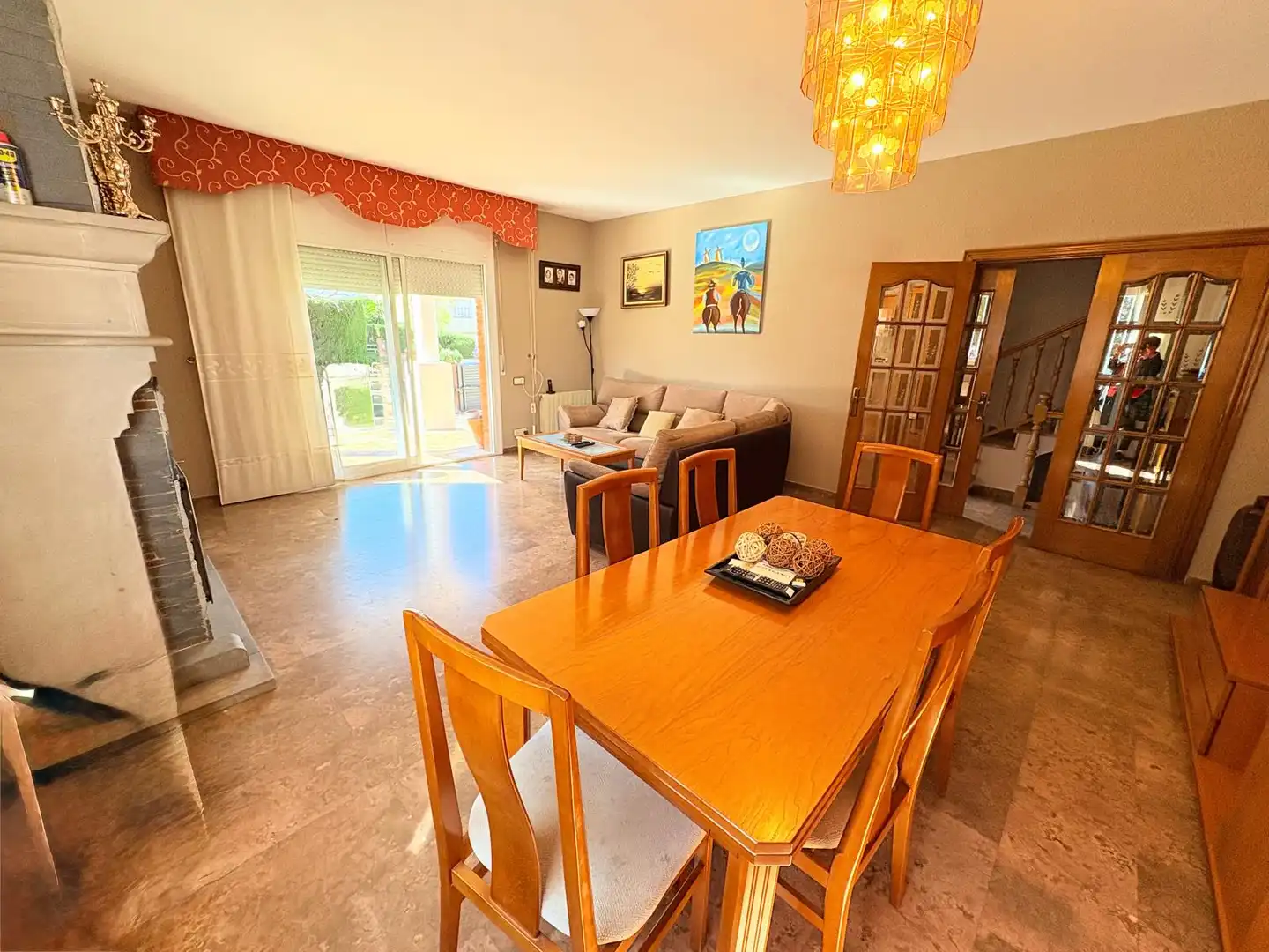 Comedor de Casa o chalet en venta en Pallejà con Aire acondicionado, Calefacción y Jardín privado