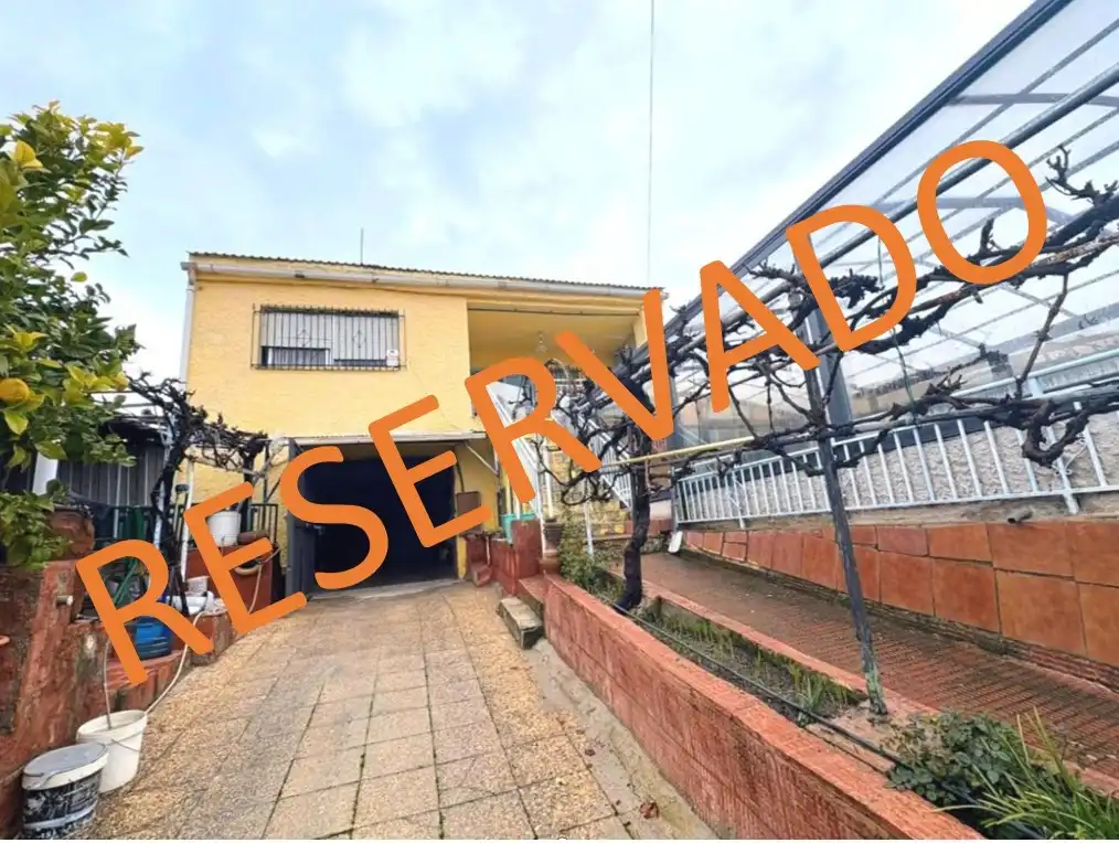 Exterior view of Houses for sale in Casarrubios del Monte  with Air Conditioner, Heating and Private garden
